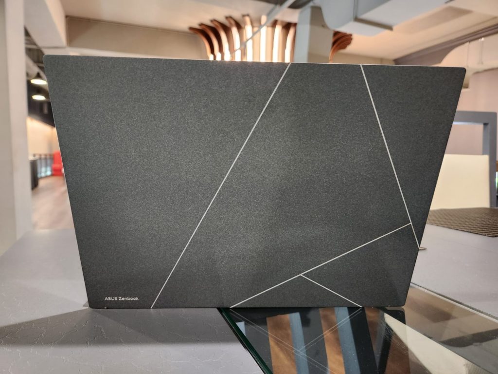 Asus Zenbook S 13 OLED Bodi Ramah Lingkungan